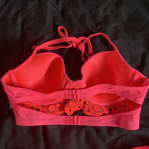 Bikini Set - Picture 3 of 7